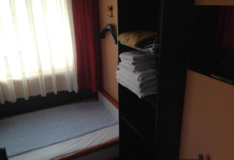 اتاق استاندارد چهارنفره با سرویس بهداشتی مشترک, Necmi