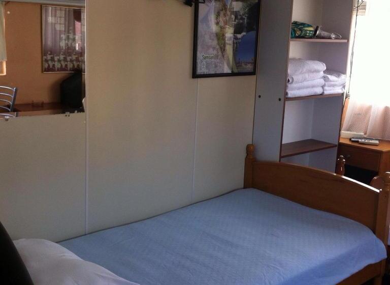 اتاق استاندارد چهارنفره با سرویس بهداشتی مشترک, Necmi