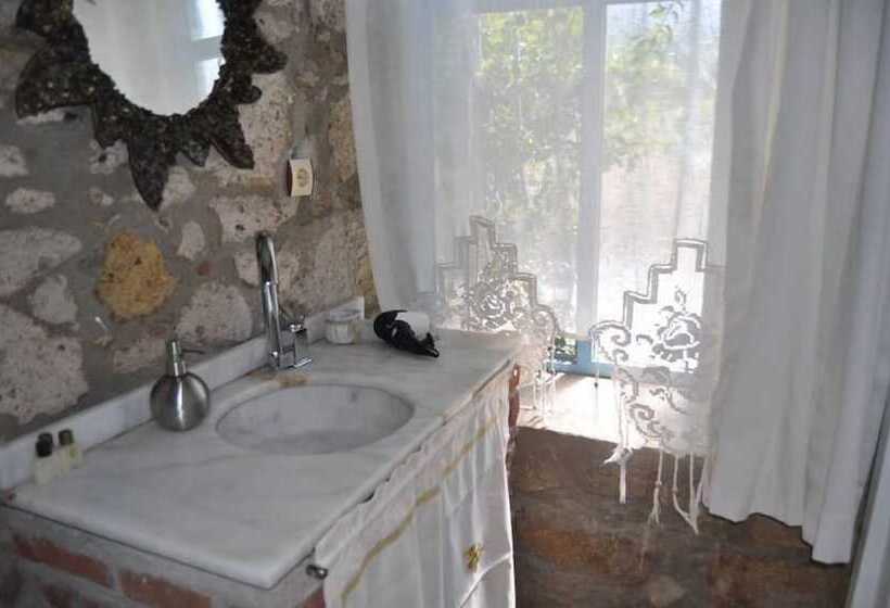 غرفة قياسية رباعية, Radika