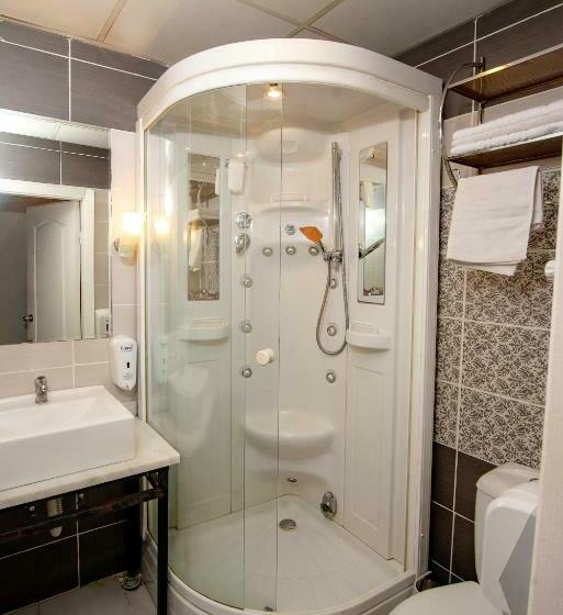 수피리어 트리플 룸, Srf