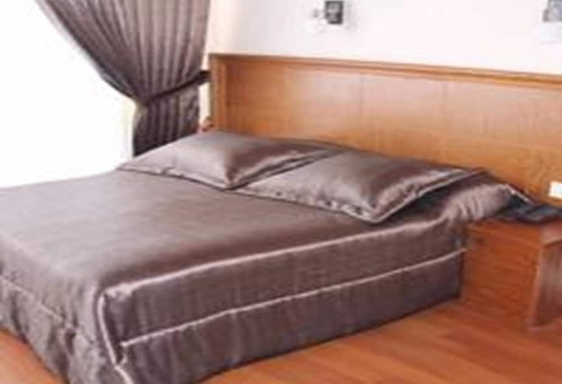 اتاق استاندارد با چشم‌انداز دریا, Ucem