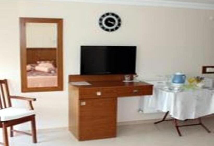 Triple Room Sea View, Ucem