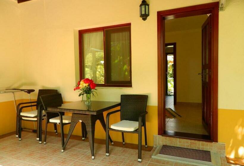 اتاق استاندارد, Azur