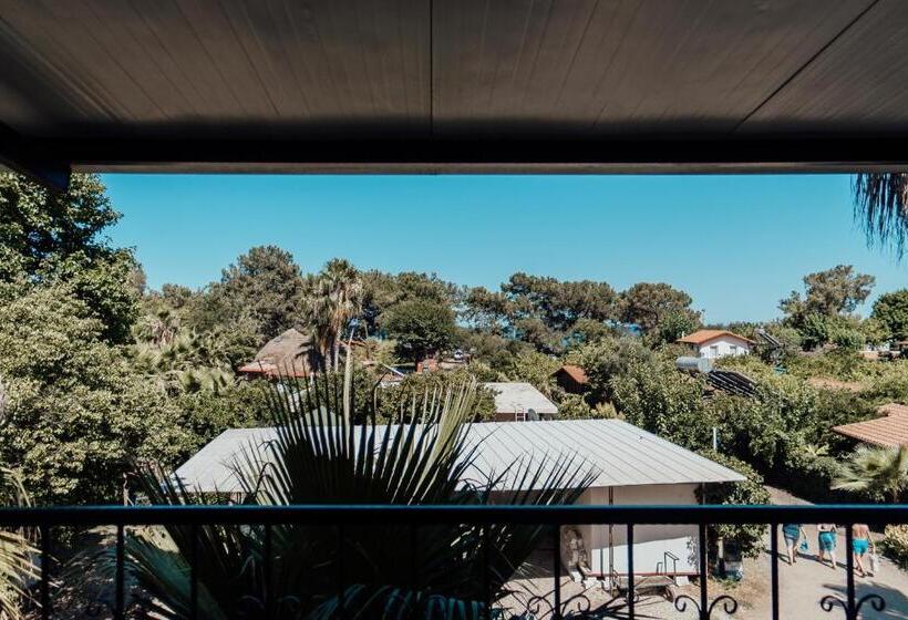 ویلای لوکس 1 خوابه, Azur