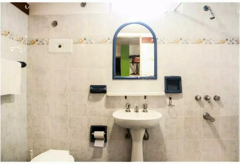 ルームシェアのワンベッド, El Camino Hostel