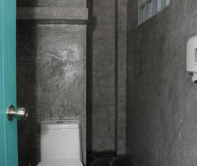 ルームシェアのワンベッド, Gecko Republic Jungle Hostel