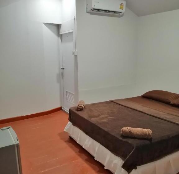 バルコニー付きスタンダードルーム, Golden Beach Resort Koh Phangan