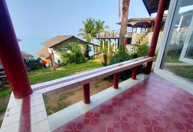 디럭스 방갈로, Golden Beach Resort Koh Phangan