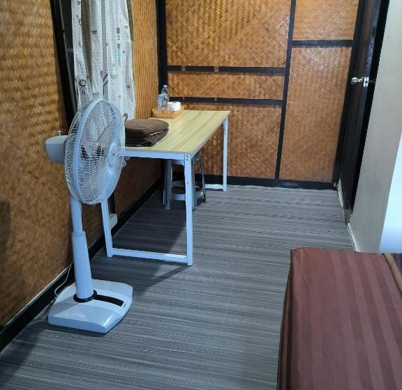 스탠다드 방갈로 정원 전망, Golden Beach Resort Koh Phangan