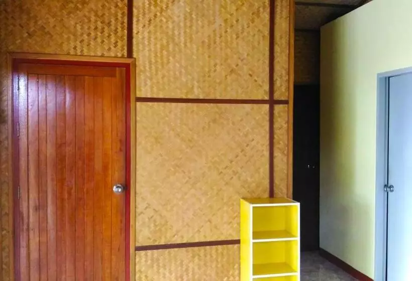 バンガローの２ベッドスタンダードルーム, Golden Beach Resort Koh Phangan