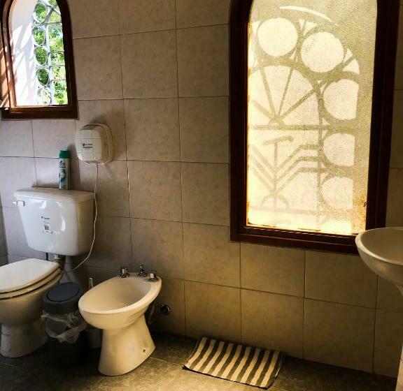 스탠다드 4인용 룸 공용 욕실, Hostel Punto Patagonico