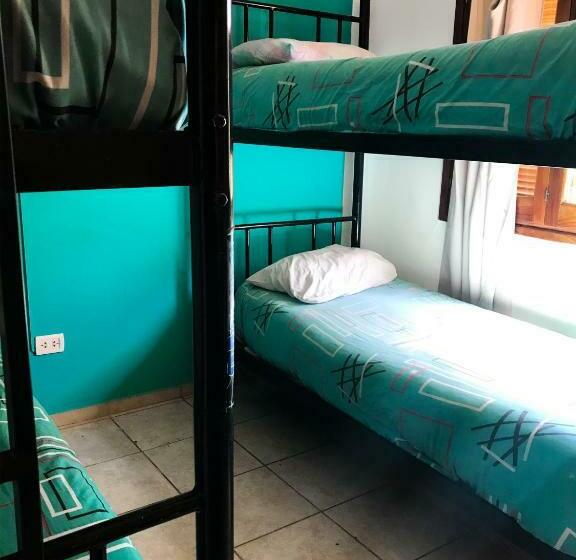 스탠다드 4인용 룸 공용 욕실, Hostel Punto Patagonico