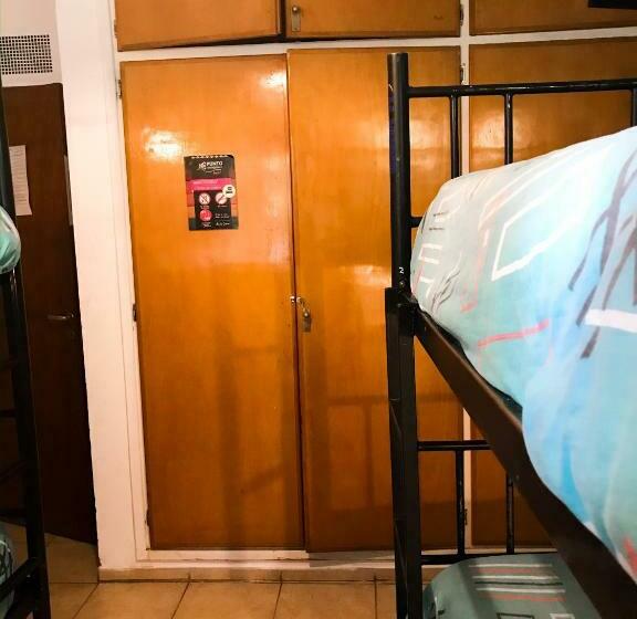 스탠다드 4인용 룸 공용 욕실, Hostel Punto Patagonico