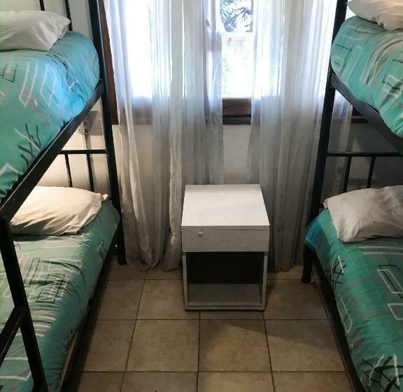 스탠다드 4인용 룸 공용 욕실, Hostel Punto Patagonico