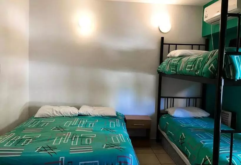 اتاق خانوادگی, Hostel Punto Patagonico