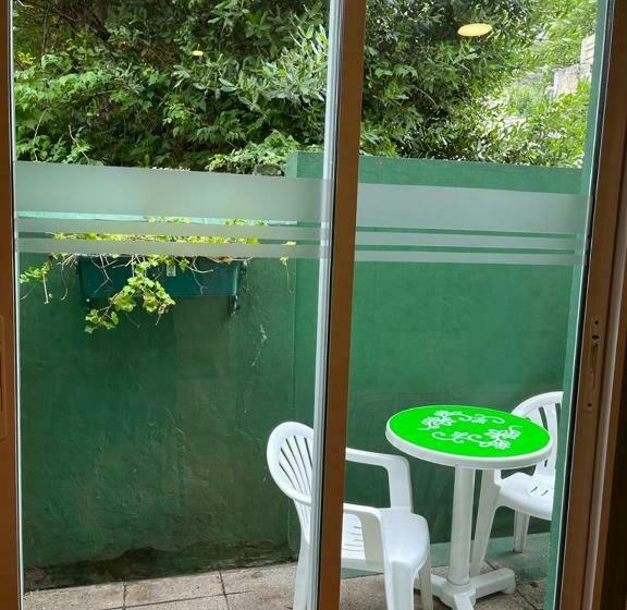 标准间, Boutique Calash