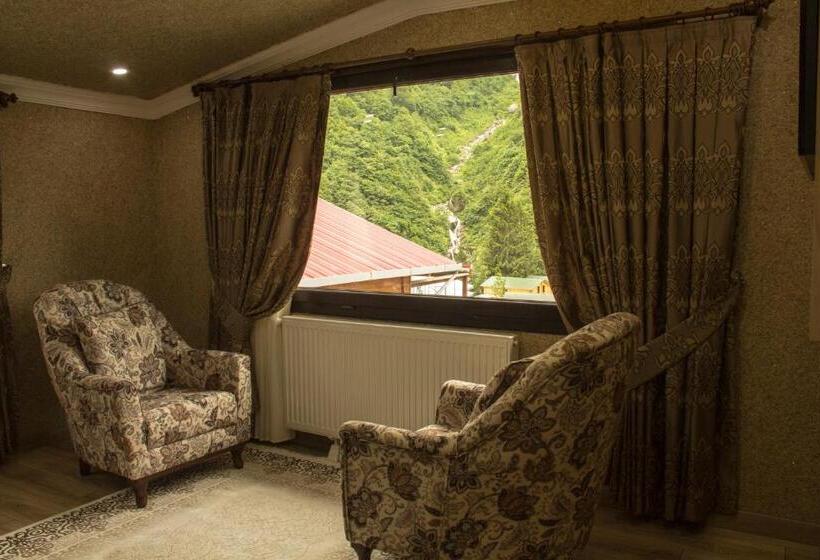 جناح كلاسيكي, Gelgor