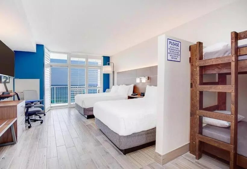 اتاق استاندارد با تخت دو نفره بزرگ, Holiday Inn Express & Suites Panama City Beach Beachfront, An Ihg
