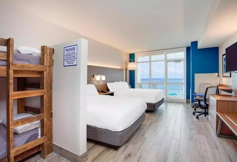 اتاق استاندارد با تخت دو نفره بزرگ, Holiday Inn Express & Suites Panama City Beach Beachfront, An Ihg