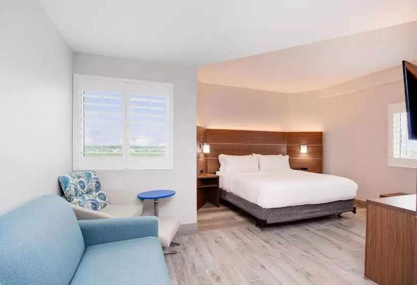 اتاق استاندارد با تخت بزرگ, Holiday Inn Express & Suites Panama City Beach Beachfront, An Ihg