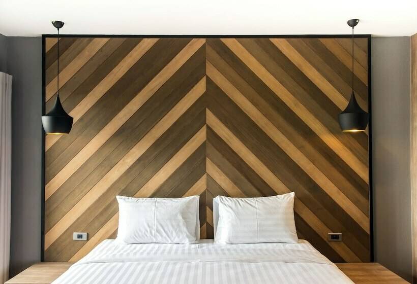 标准间, The Circle