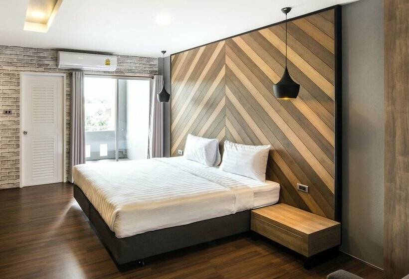 标准间, The Circle