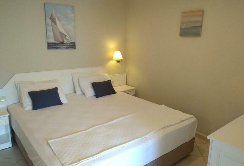 Superior Triple Room, Uzhan Beach