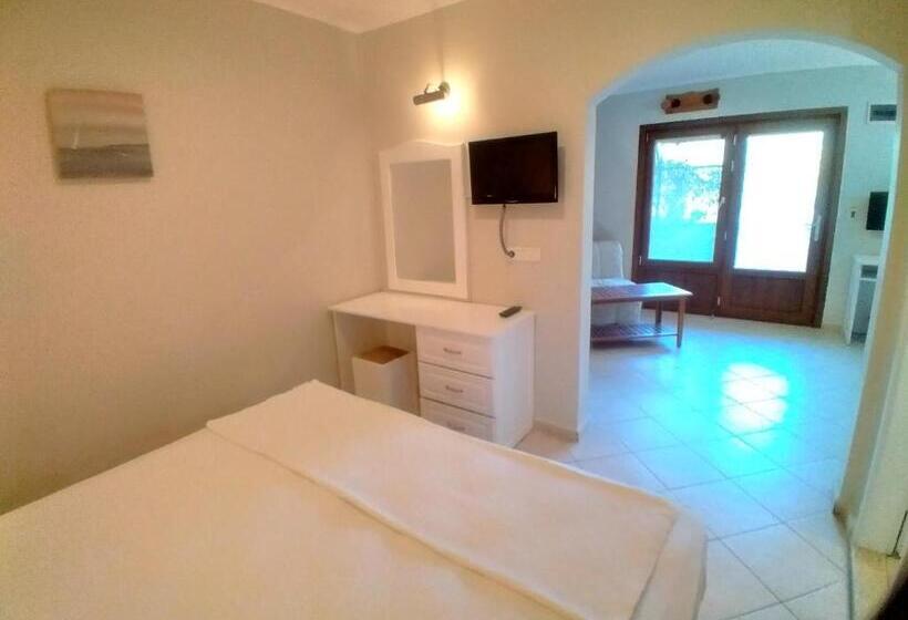 Трехместный Номер Superior, Uzhan Beach