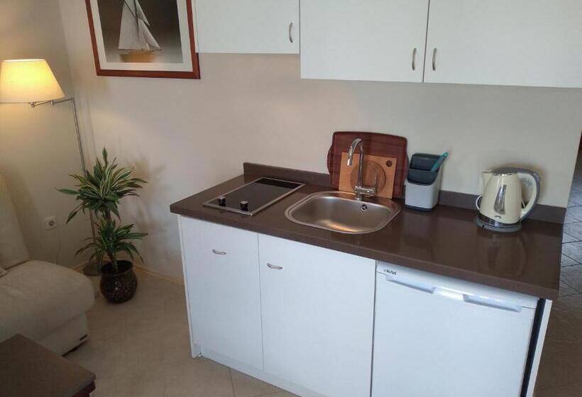 수피리어 트리플 룸, Uzhan Beach