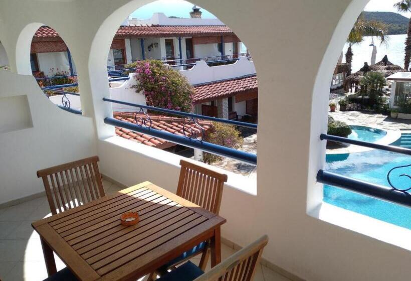 Трехместный Номер Superior, Uzhan Beach