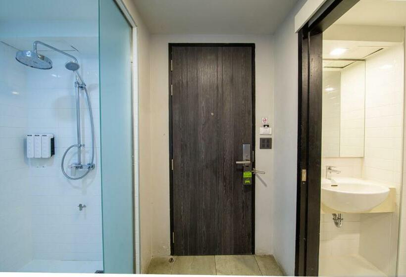 标准三人间, We Terminal