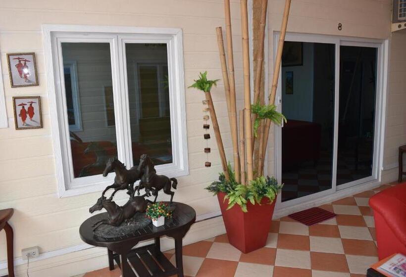 اتاق سوپریور خانوادگی, Mangoes Pattaya