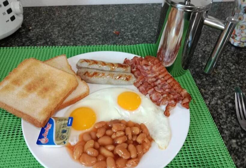 اتاق استاندارد با چشمانداز استخر, Mangoes Pattaya