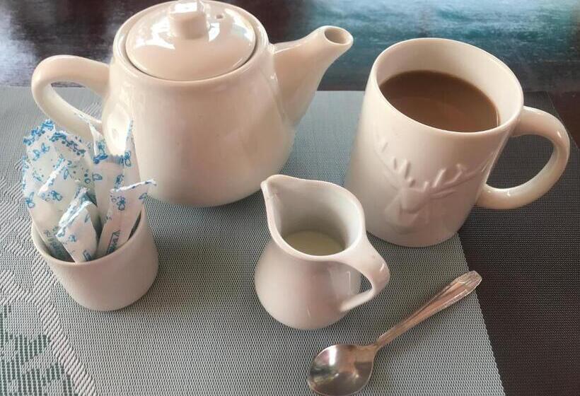 اتاق استاندارد با چشمانداز استخر, Mangoes Pattaya