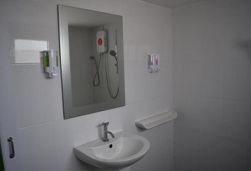 اتاق استاندارد با چشمانداز استخر, Mangoes Pattaya