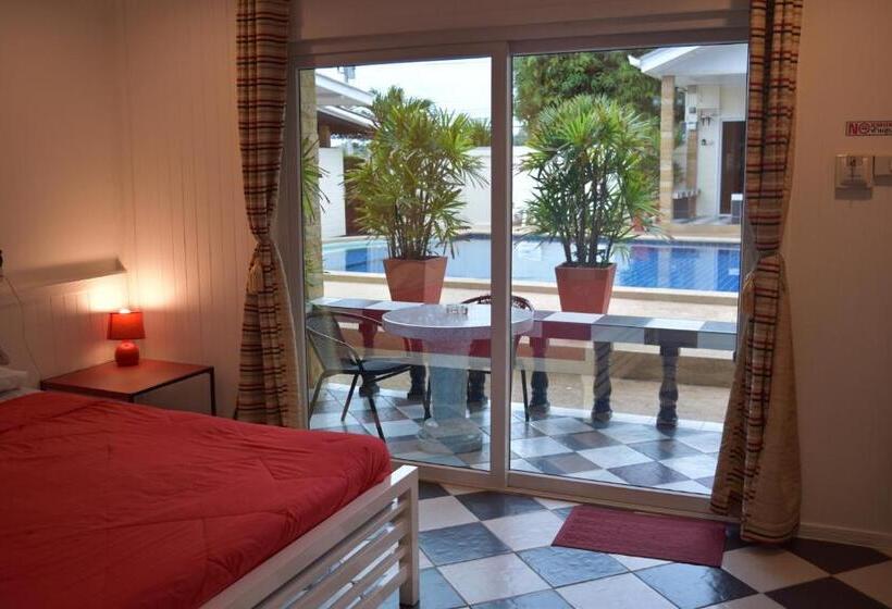 اتاق استاندارد با چشمانداز استخر, Mangoes Pattaya