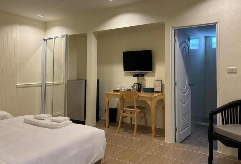 اتاق سوپریور خانوادگی, Mangoes Pattaya