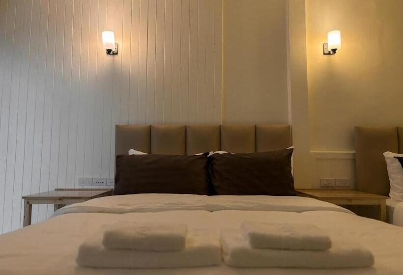 اتاق سوپریور خانوادگی, Mangoes Pattaya