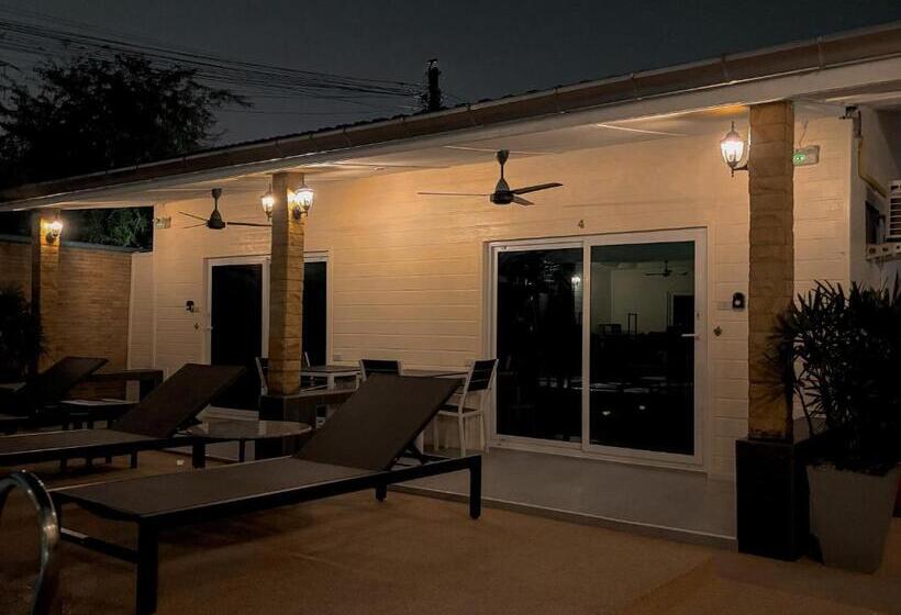 ویلای یک اتاق خوابه با استخر شنا, Mangoes Pattaya