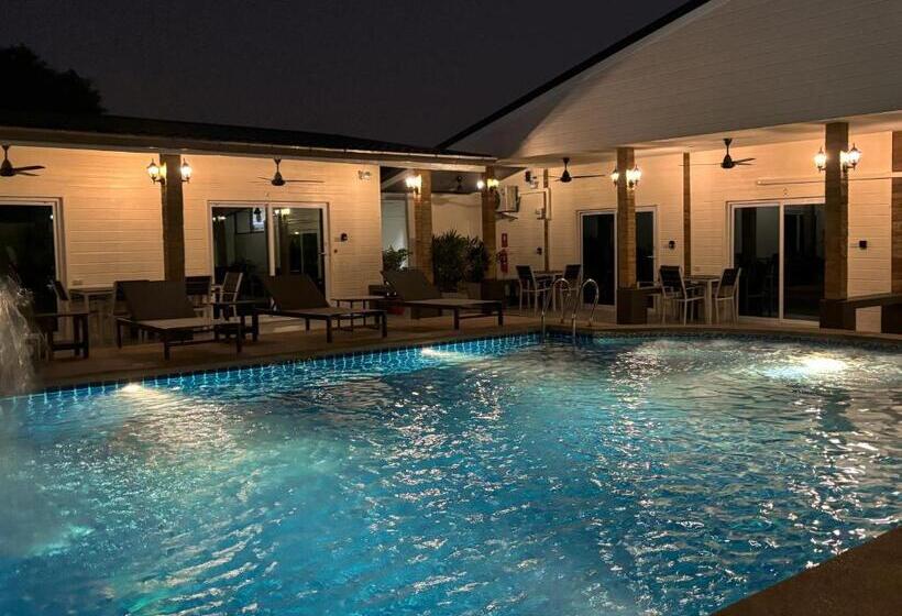 ویلای یک اتاق خوابه با استخر شنا, Mangoes Pattaya