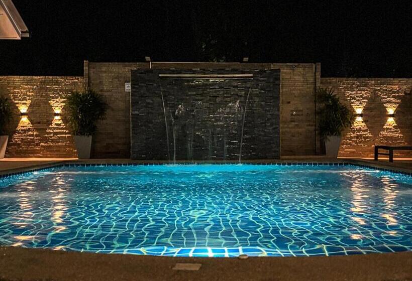 ویلای 3 خوابه, Mangoes Pattaya