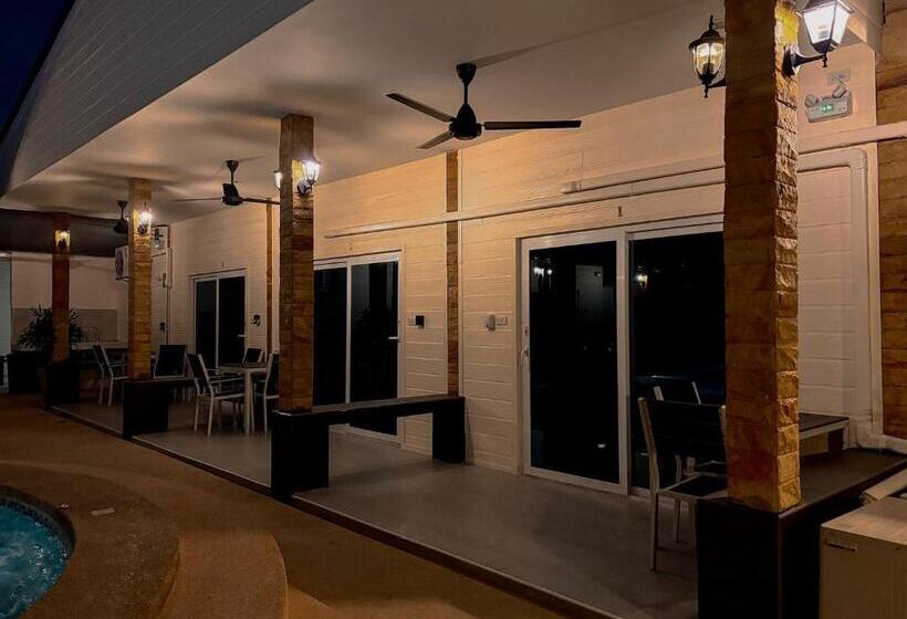 ویلای 3 خوابه, Mangoes Pattaya