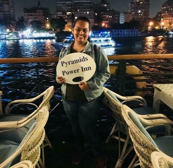 سوییت خانوادگی, Pyramids Power Inn