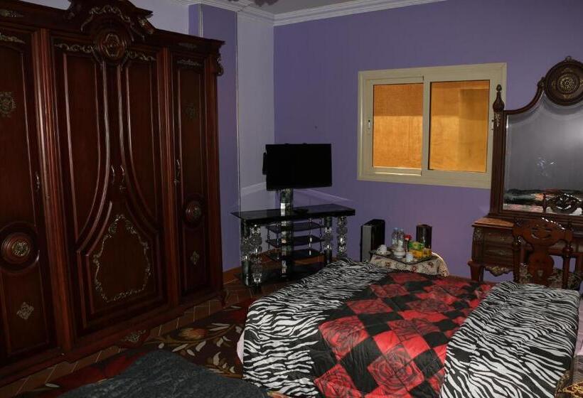 اتاق لوکس, Pyramids Power Inn