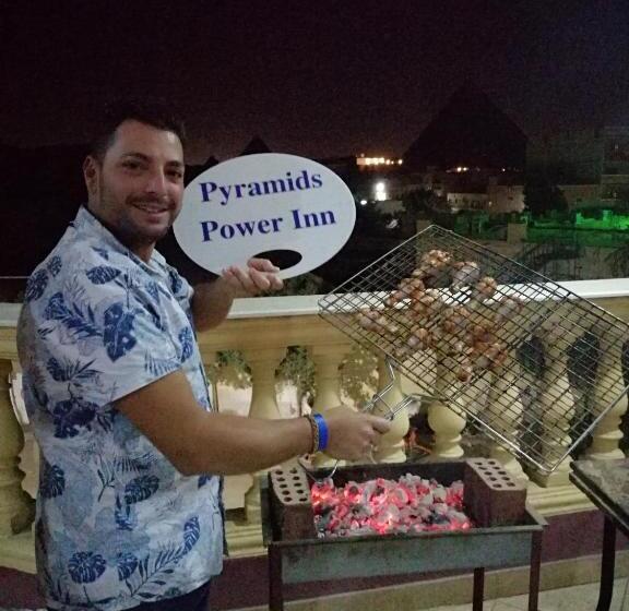 سوییت خانوادگی, Pyramids Power Inn