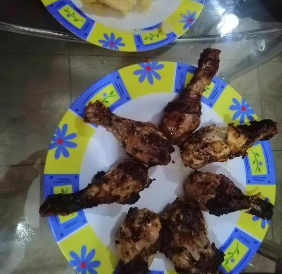 اتاق لوکس, Pyramids Power Inn