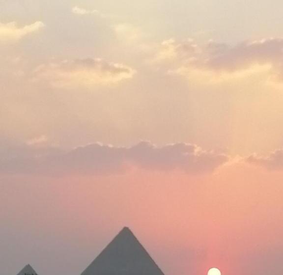 اتاق لوکس, Pyramids Power Inn