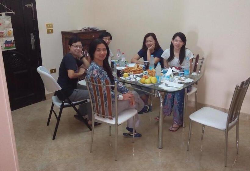 اتاق لوکس, Pyramids Power Inn