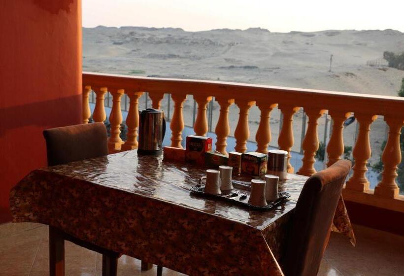 اتاق لوکس, Pyramids Power Inn