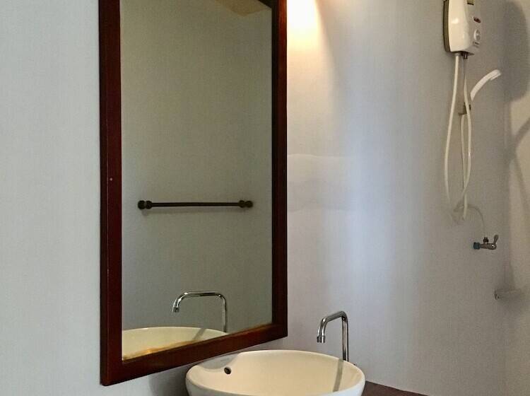 带海景的豪华间, Ailay